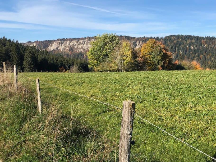 Nuit Insolite - La Cabane Du Haut-Doubs Les Gras Zewnętrze zdjęcie